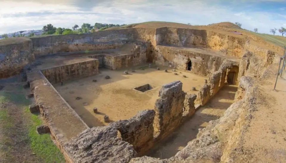 Restos del foro romano (Carmona) Ruinas romanas en Santiponce, España